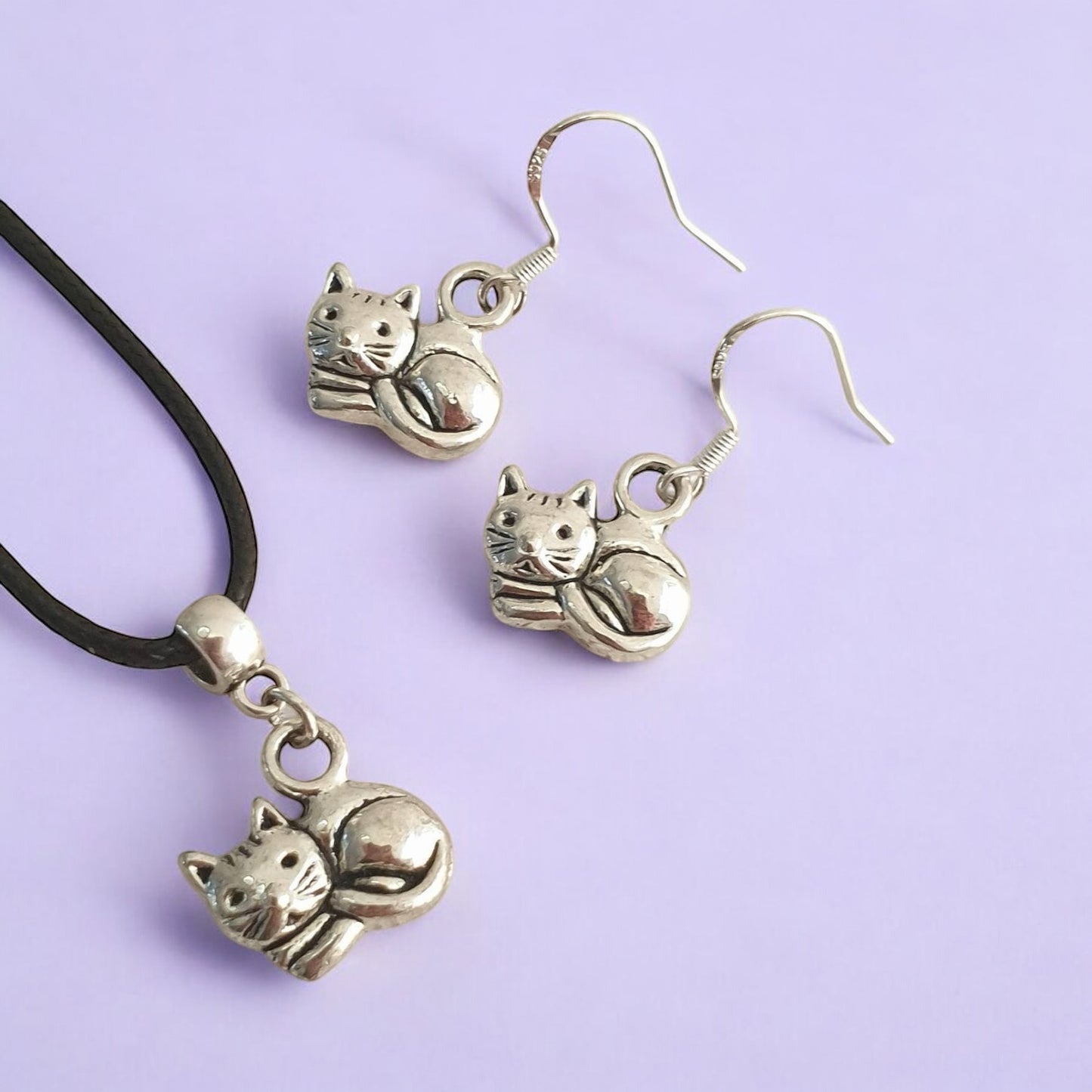 Cat Charm Jewellery Set, Dangly Earring And Necklace Set In Gift Bag, Cord Or Chain Options, Cat Lover - Premium from Etsy - Just £8.99! Shop now at Uniquely Holt