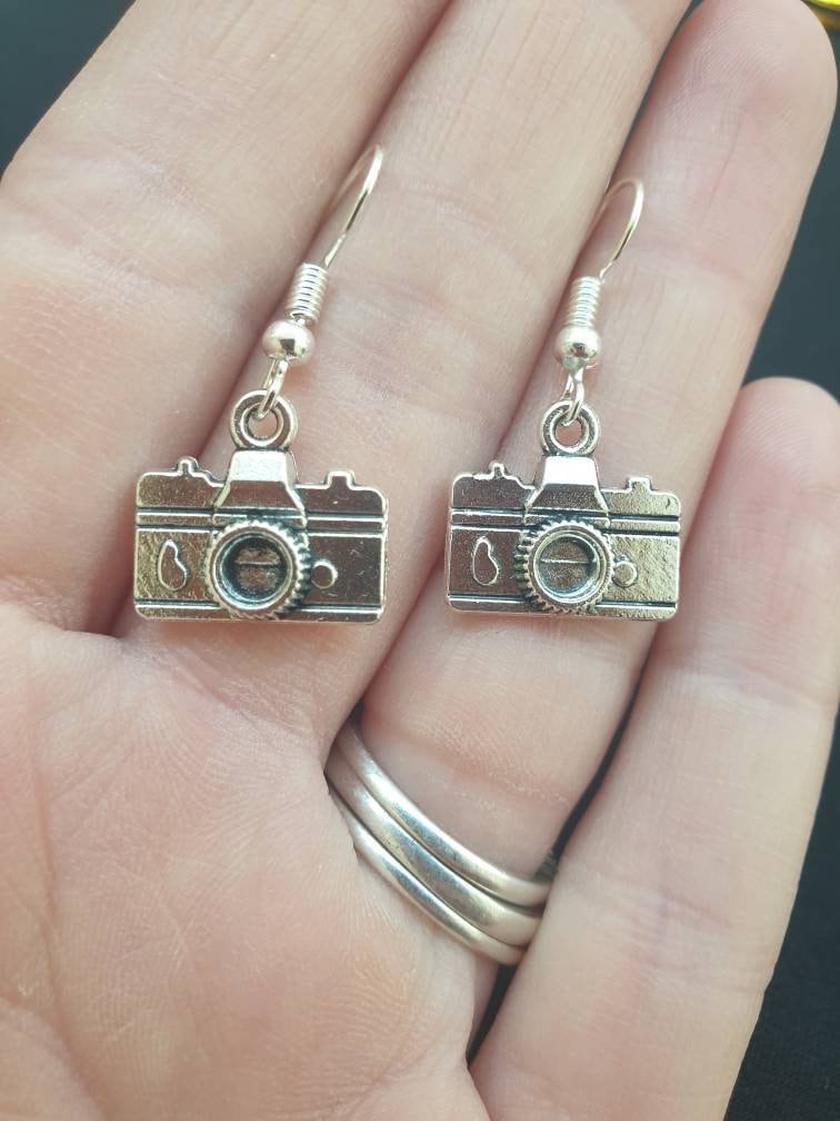 Antique Silver Camera Dangly Charm Earrings In Gift Bag, Traveller Gifts, Photography, Photographer - Premium from Etsy - Just £4.99! Shop now at Uniquely Holt