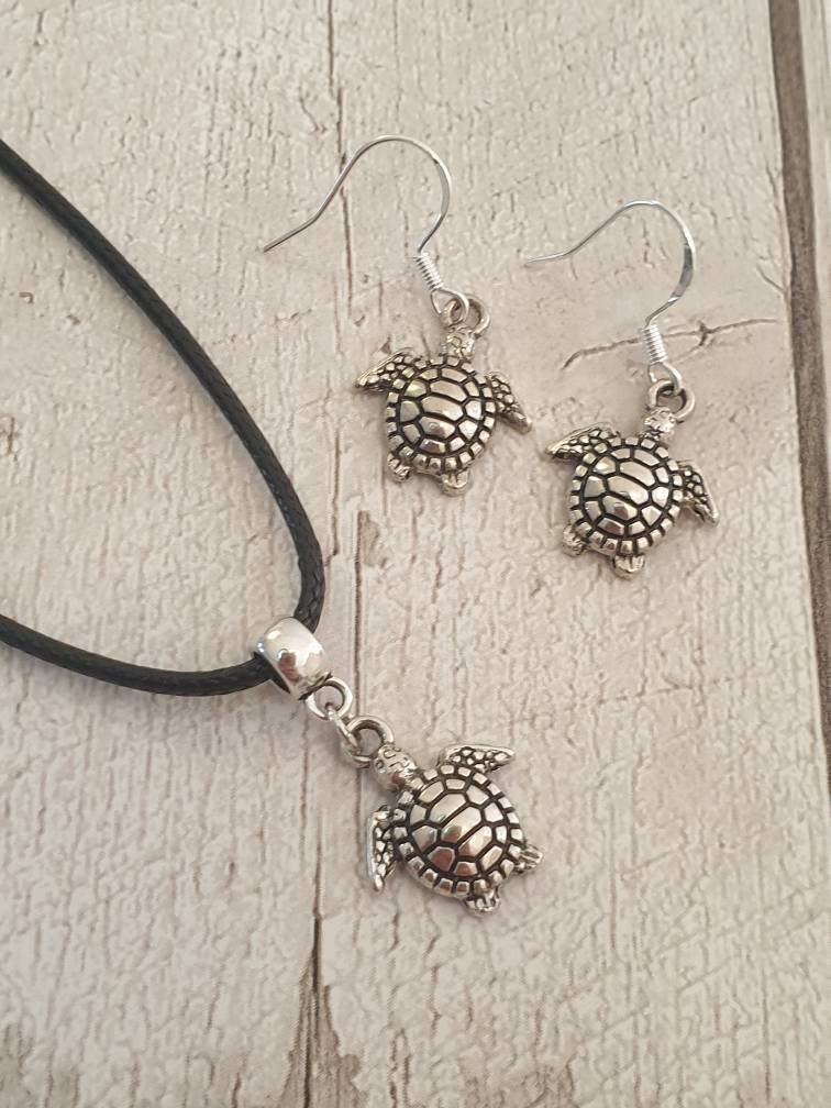 Turtle Charm Jewellery Set, Dangly Earring And Necklace Set In Gift Bag, Ocean Lover - Premium  from Etsy - Just £8.99! Shop now at Uniquely Holt